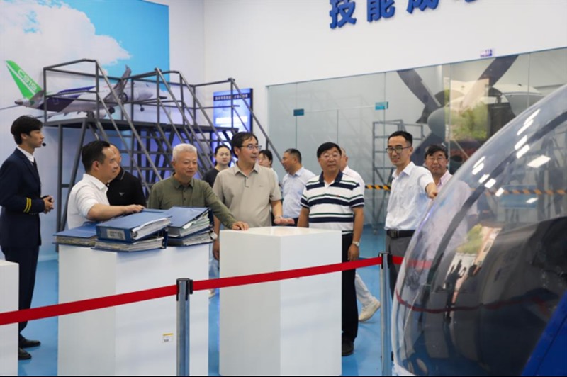 我校校长孙泽平一行参观考察兄弟院校