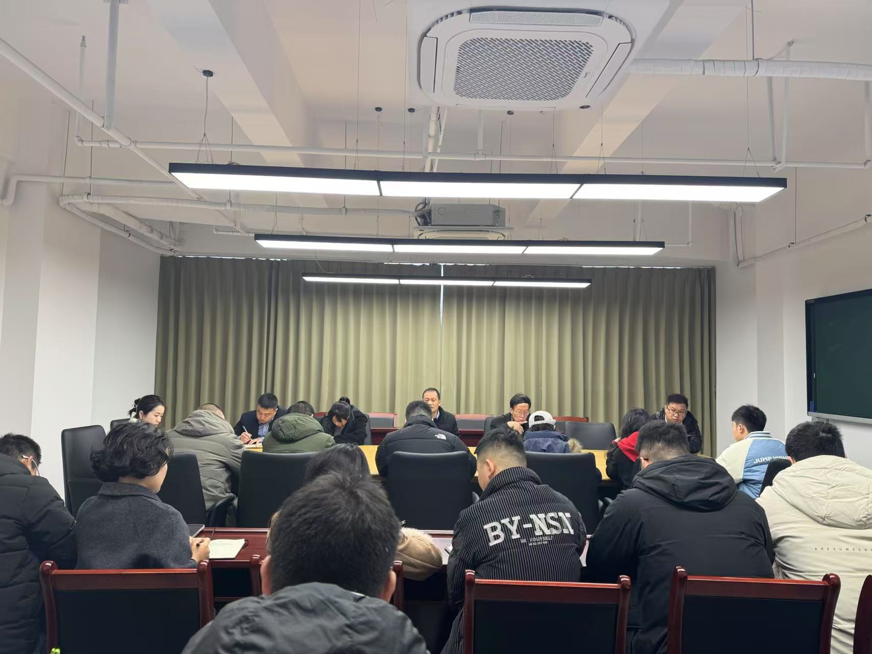工学院召开新学期第一次教职工大会 部署新学期重点工作