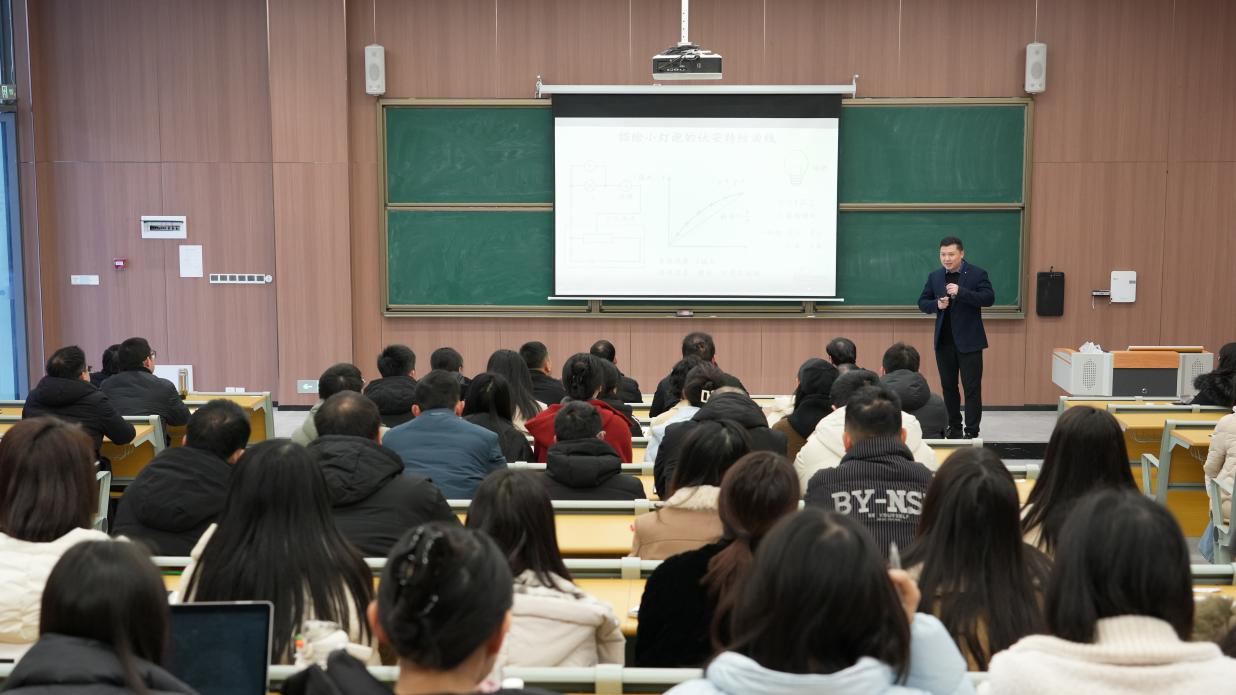 示范引领促提升 匠心育人启新程 ——我校扎实开展课堂教学示范课活动  