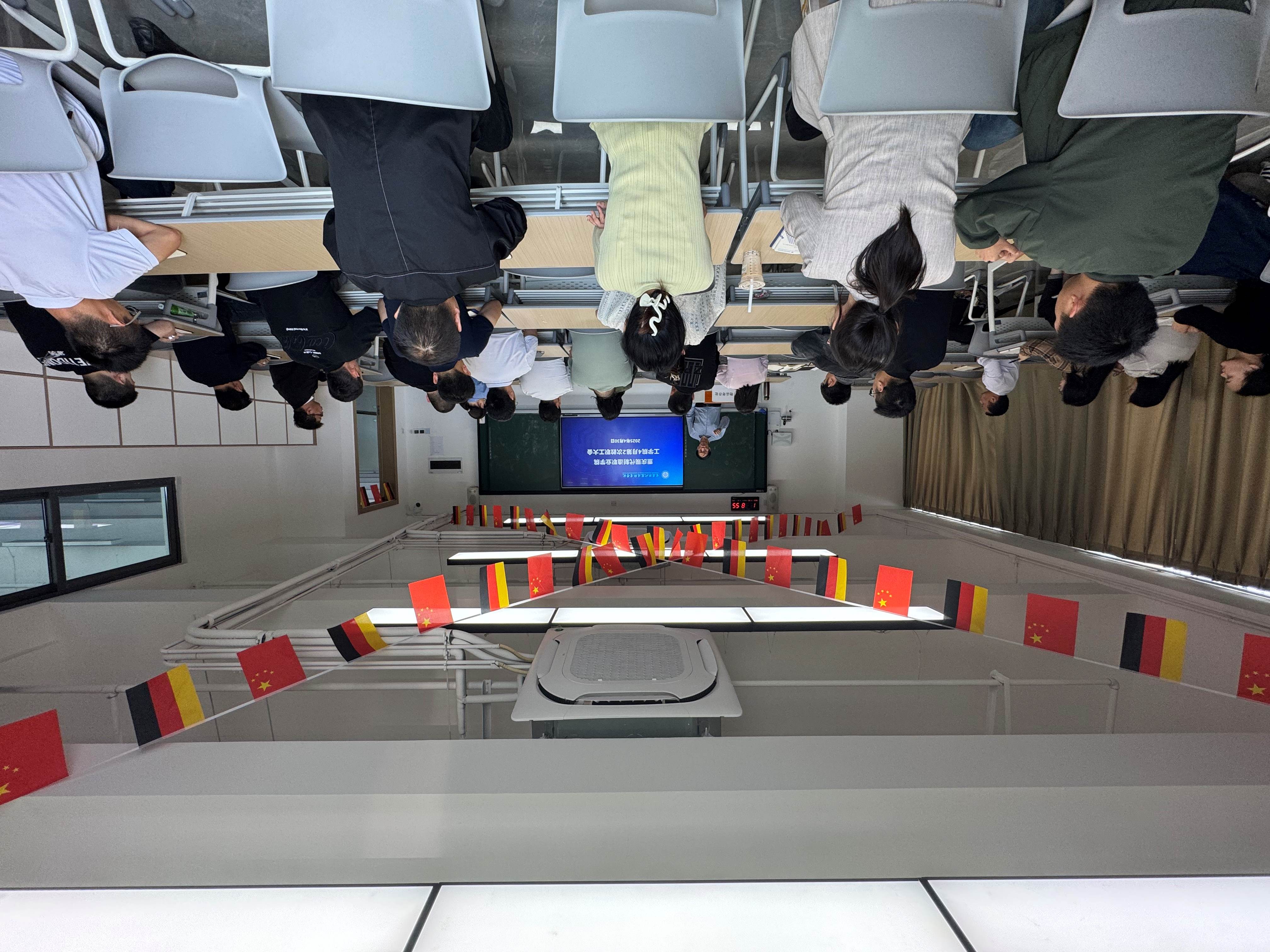 工学院召开4月第2次教职工大会 部署重点工作及师德师风建设
