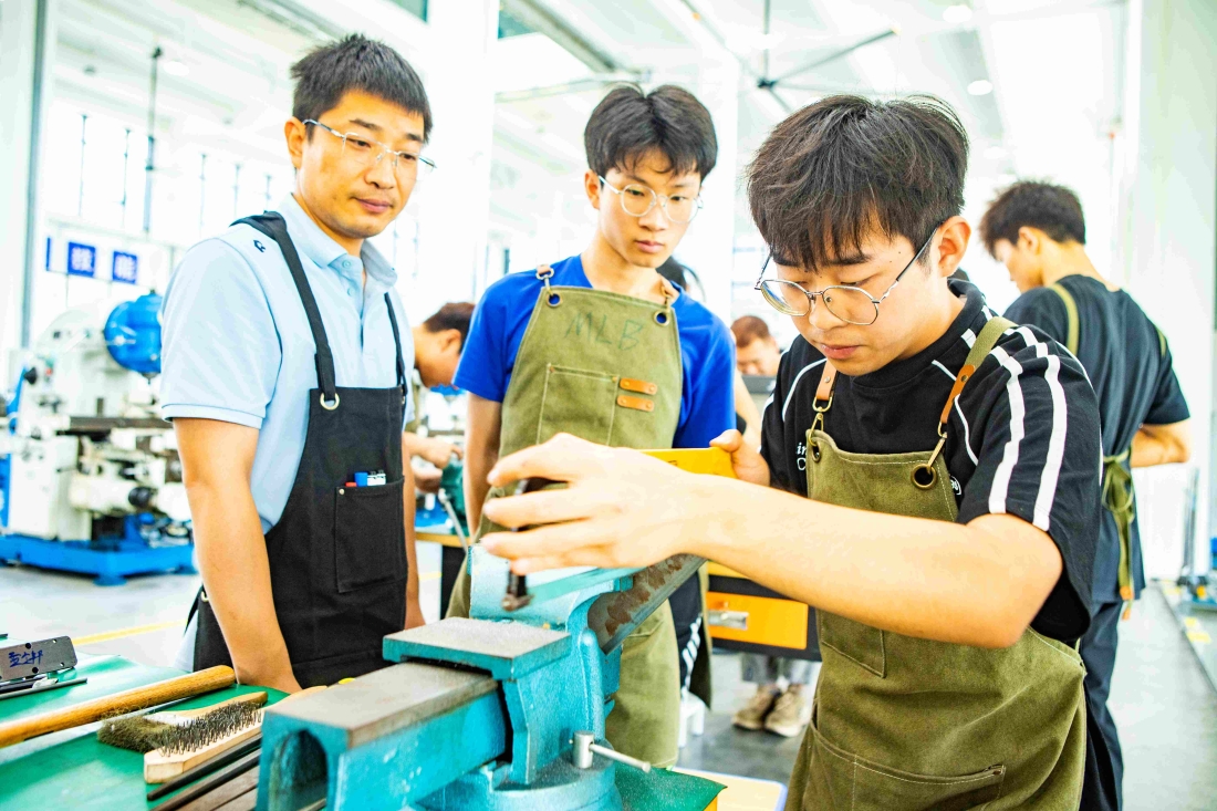 【新重庆】展全球视野 谱融合新章——重庆现代制造职业学院聚力培养具有家国情怀、国际视野的新时代工匠