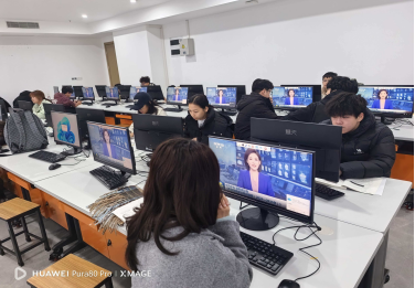 我校全体学生同步参与国家宪法日 “宪法晨读”活动