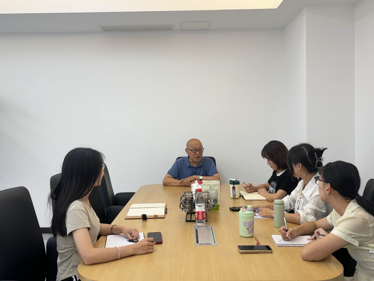 马克思主义学院召开集体备课会