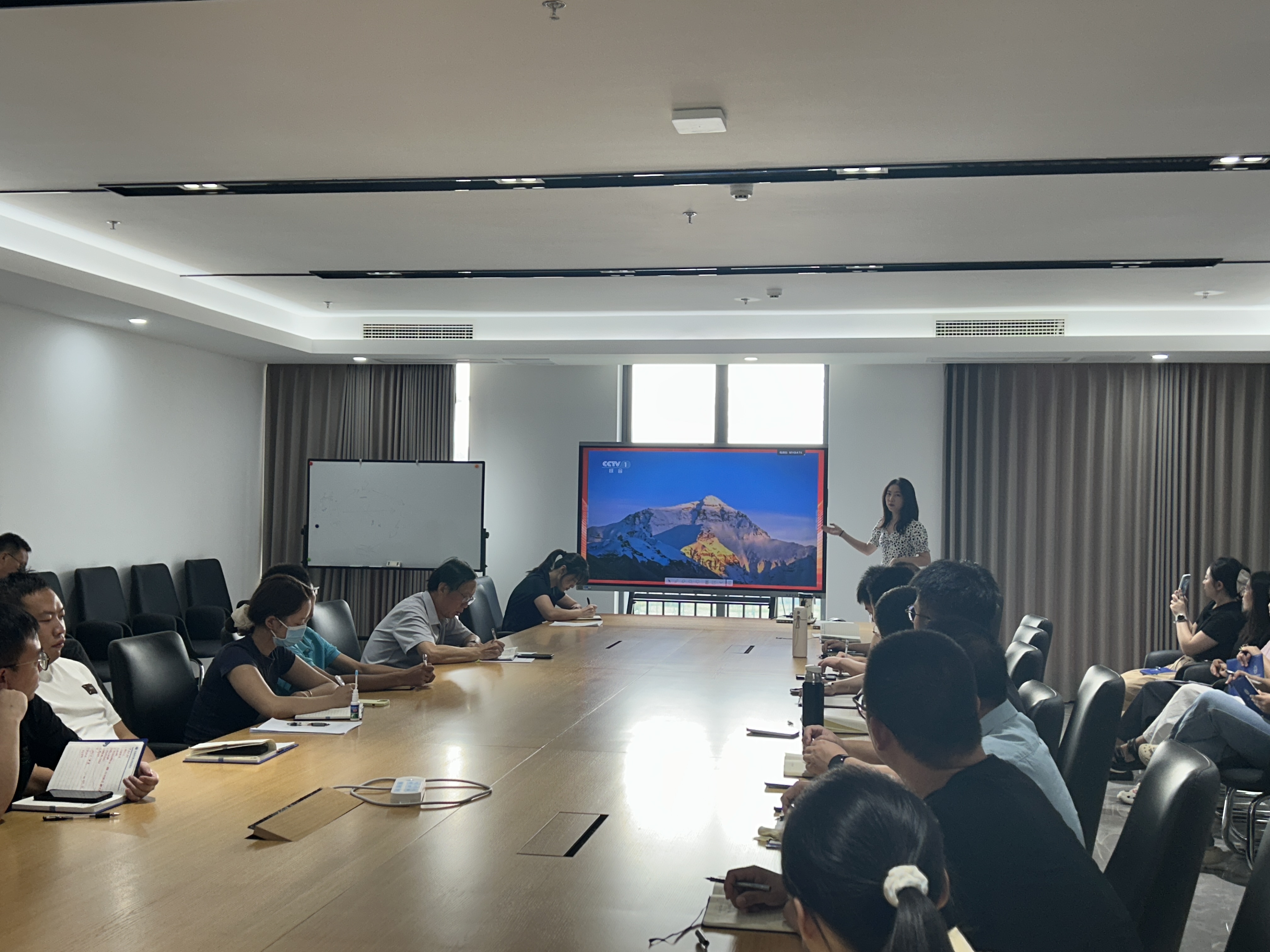 工学院直属党支部召开8月政治理论学习会