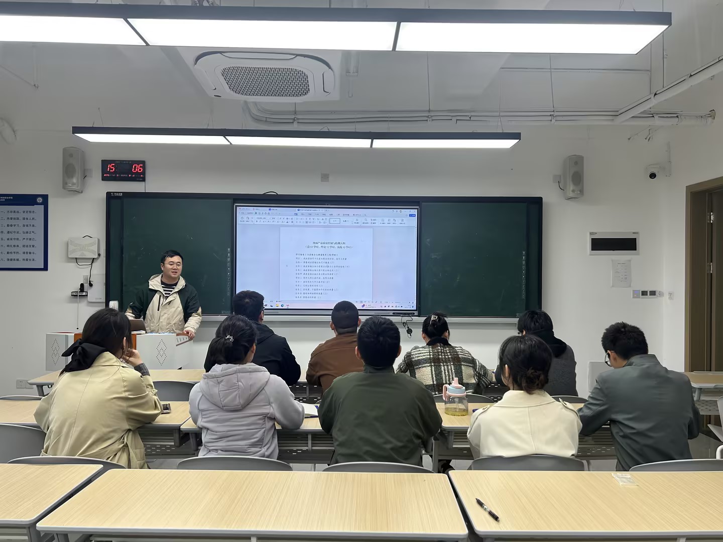 智能制造学院各专业第十周教研活动有序开展