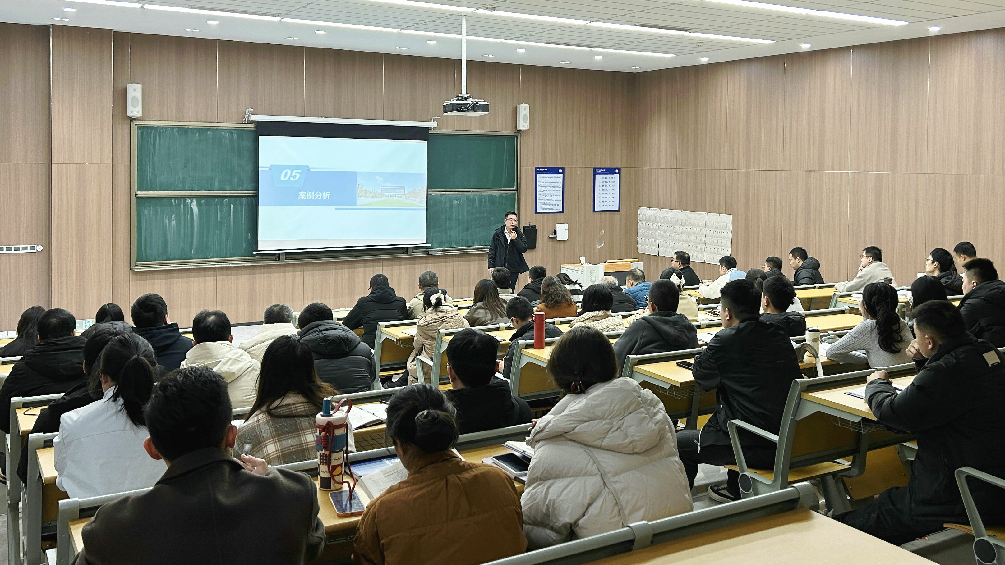 智能制造学院、智能控制学院  联合举办“行动导向教学法应用案例分析”  主题教研活动