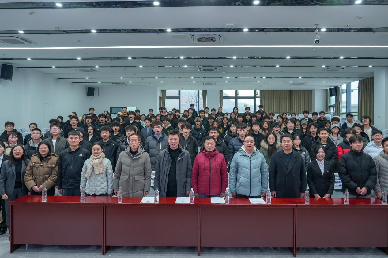 青春聚力启新程 使命在肩赴新途