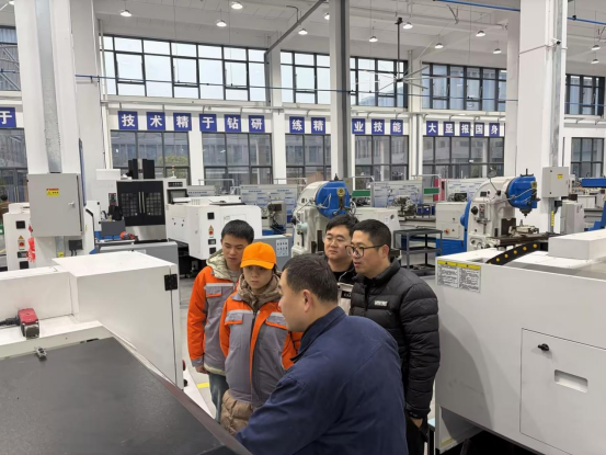 大恒机床入校赋能数控培训筑牢“双师”育人根基