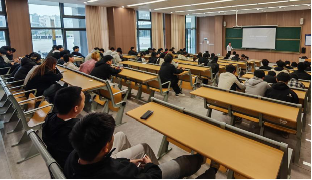 以赛促学、团队共创、实战落地—毕业设计开启全新模式            ——智能制造学院机械制造及自动化专业举行2024级毕业设计启动会