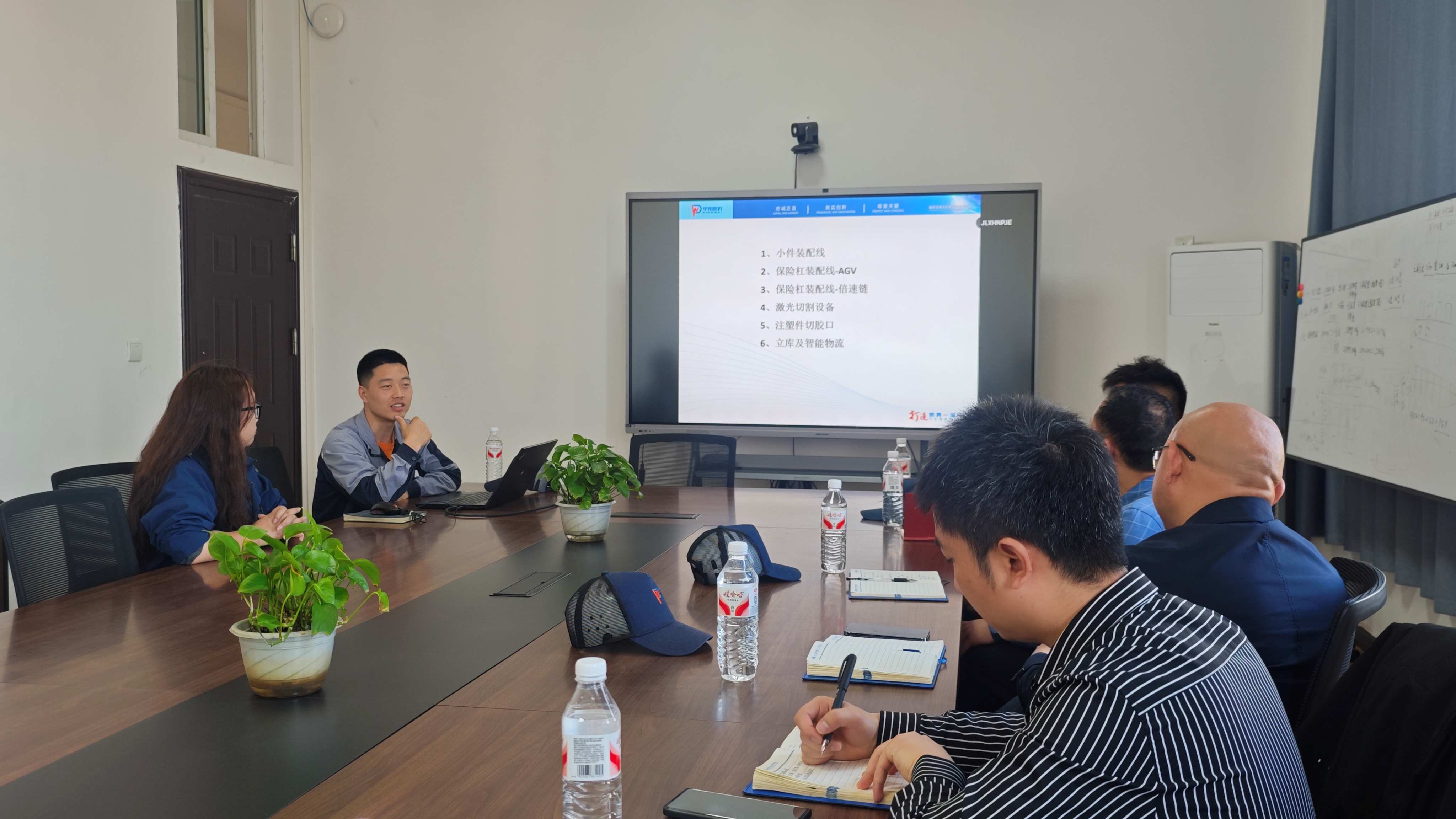深化产教融合 共育智造人才——重庆现代制造职业学院智能机器人技术专业赴重庆平伟汽车部件有限公司开展校企合作调研